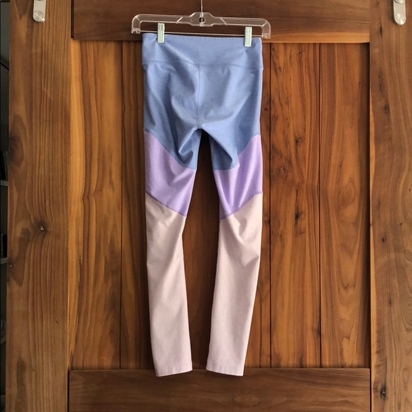 Outdoor Voices 7/8 Ankle Leggings Like New - Picture 3 of 4